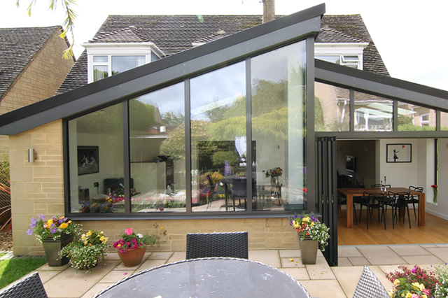 Gable end Fixed windows and bifold doors