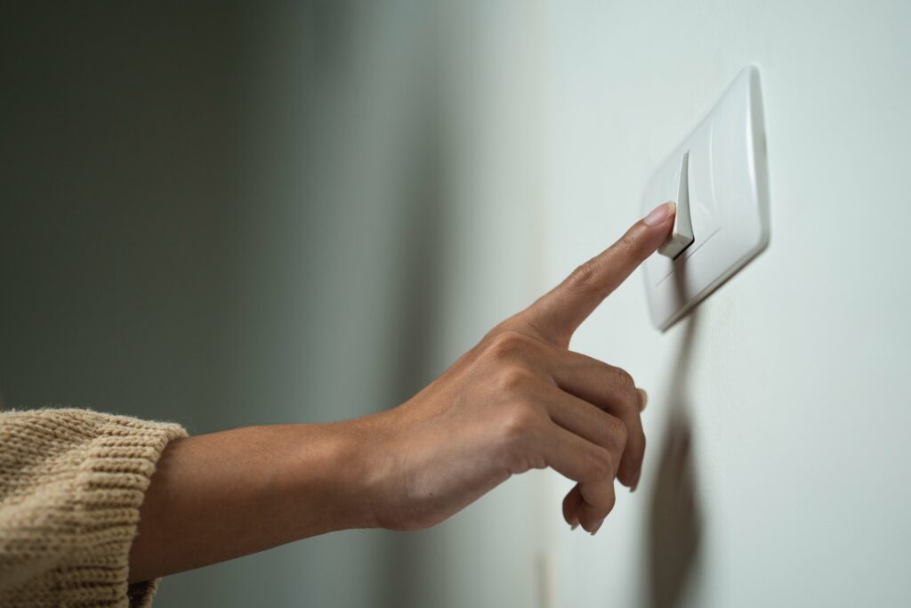 4 Energy Saving Tips for Reducing Your Electric Bill