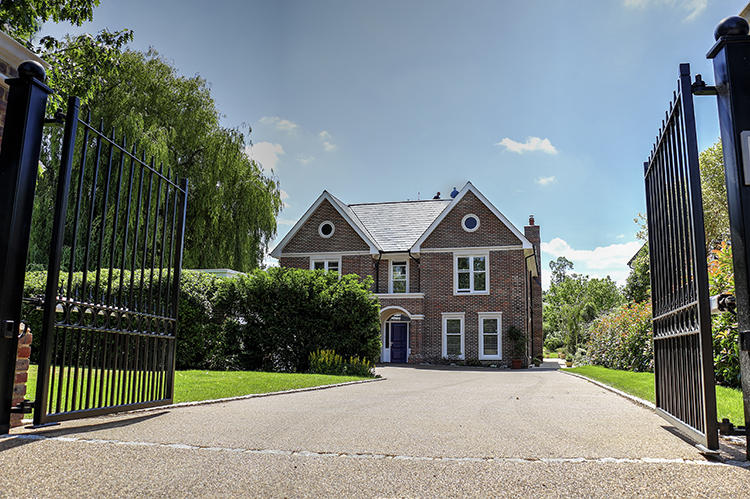 Bespoke uPVC vs Aluminium Windows