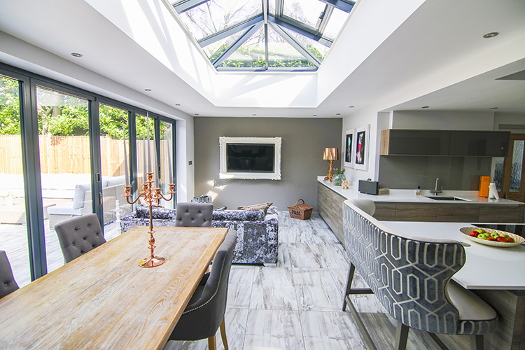 Contemporary Orangery with Solarlux SL 60 Bifold Doors, Maidenhead
