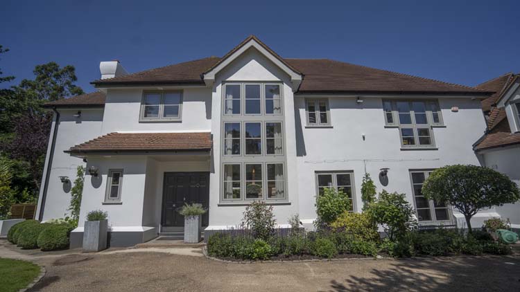 High-quality replacement windows fitted to a luxury home
