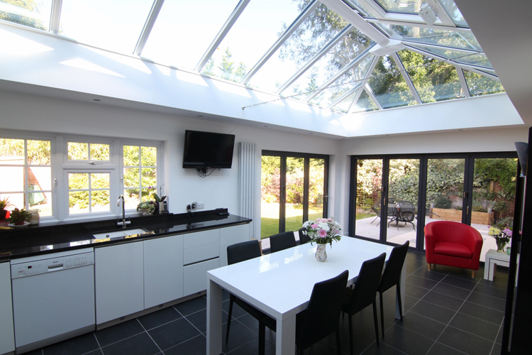 Enhancing Your New Kitchen Extension with the Latest 2024 Glazing Trends - Kitchen Extension Glazing Trends