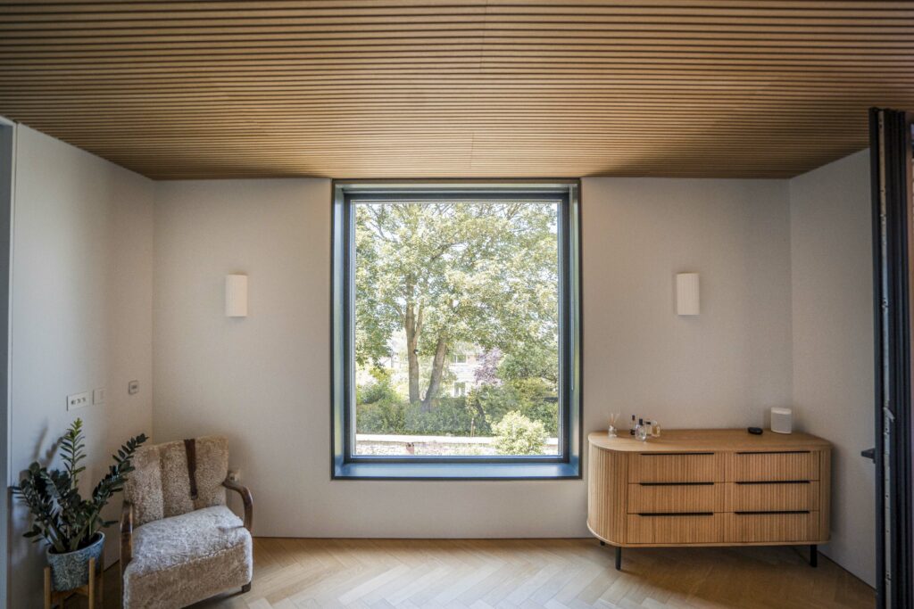 High-Performance HF410 timber/aluminium windows for Contemporary New Build, Bath
