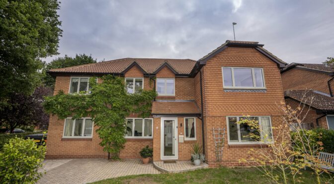 Home Renovation with AirMOD RAL7032 Aluminium Windows and Triple Glazed Sliding Door, Bracknell