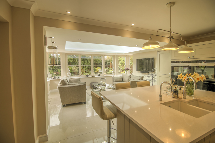 Kitchen window ideas with large glass panels for maximum daylight