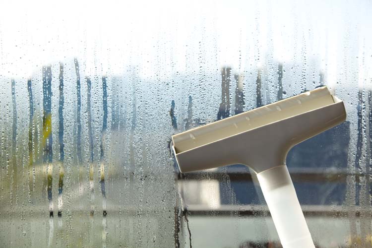 condensation on aluminium windows